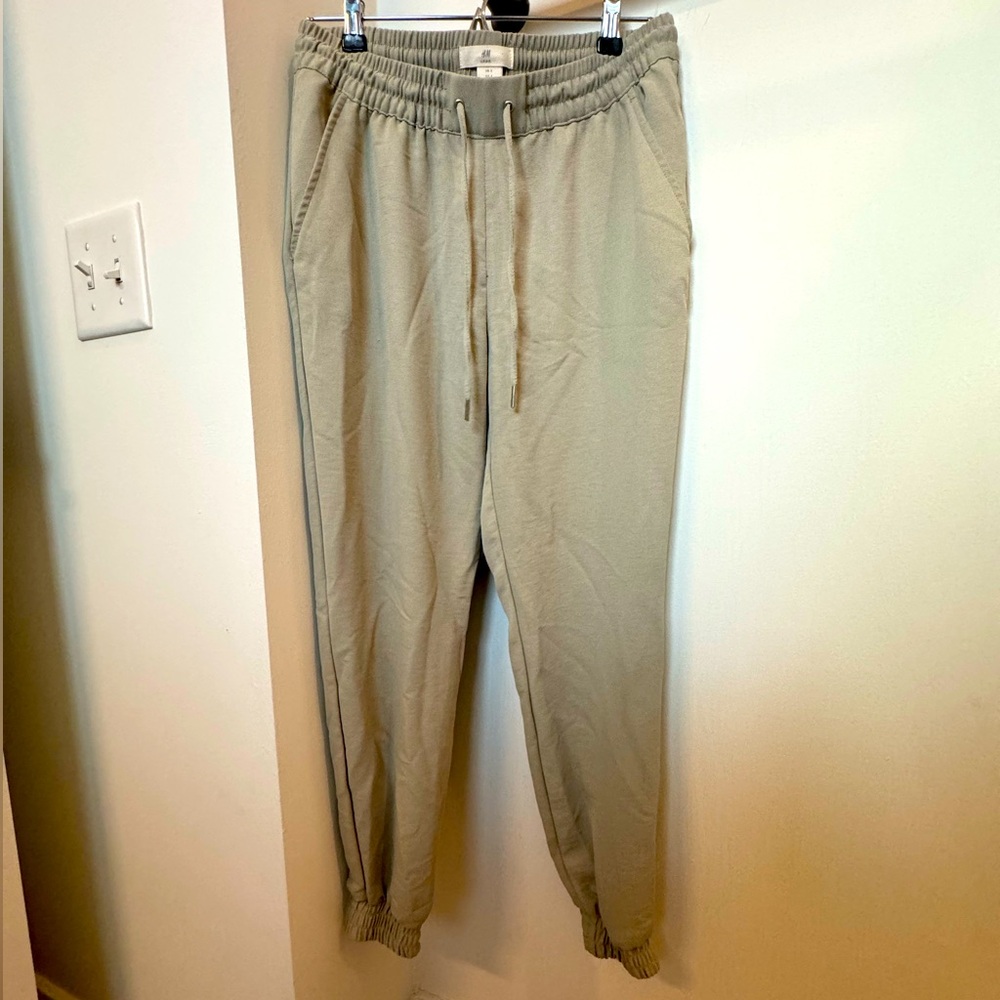 H&M women’s fashion joggers size 6